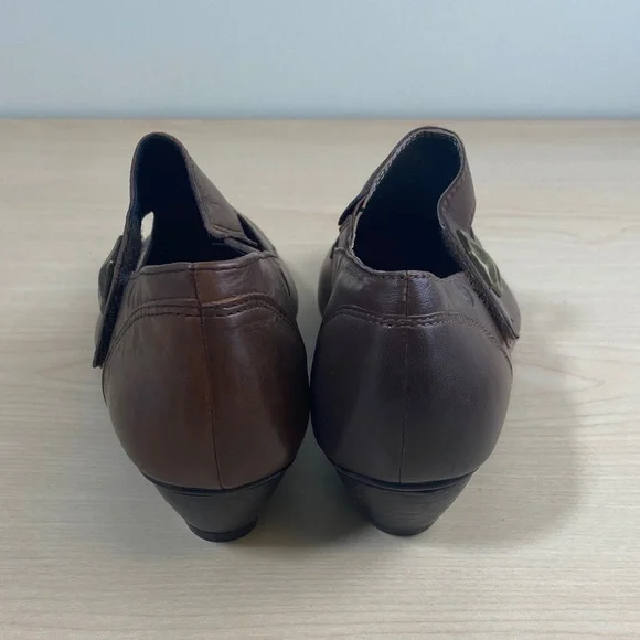 Josef Seibel Brown Leather Low Ankle Booties - Picture 3 of 9